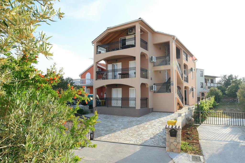 Apartmani Natasa Nino Jezera, Murter Exterior foto