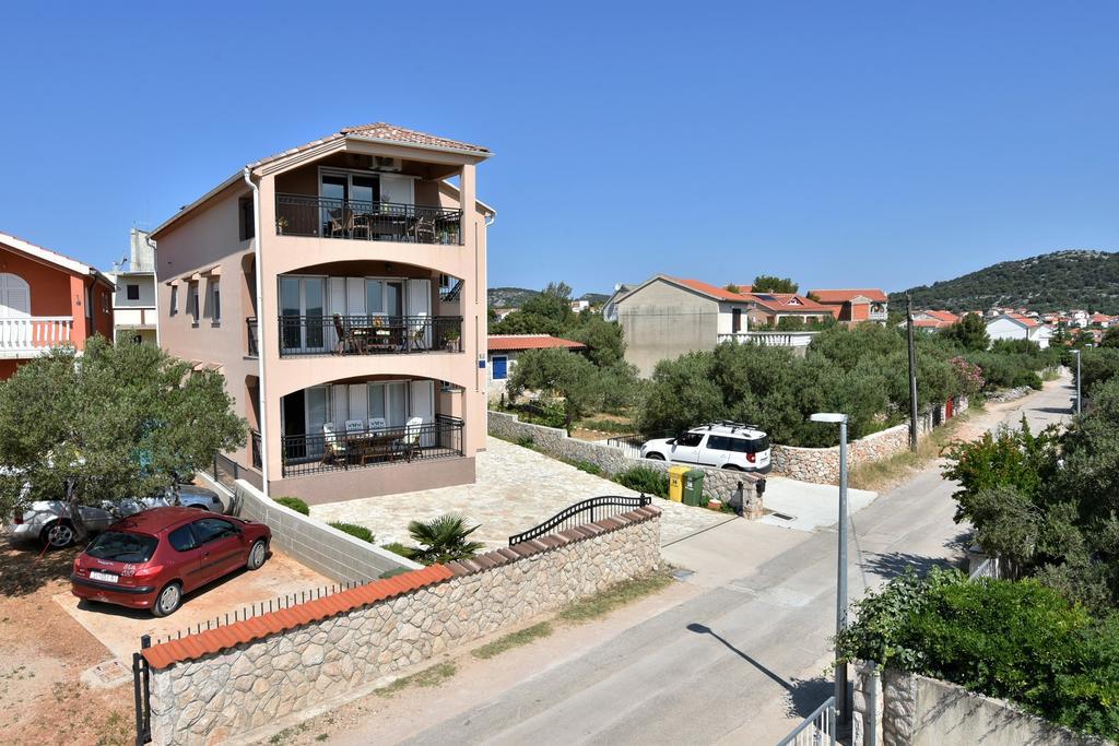 Apartmani Natasa Nino Jezera, Murter Exterior foto